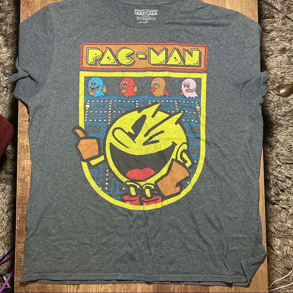 PAC-Man size XL, short sleeve T-Shirt, Unisex, no damages, smoke free home, EUC